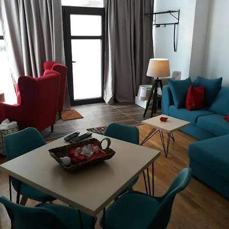 D11 Dvori Apartman *